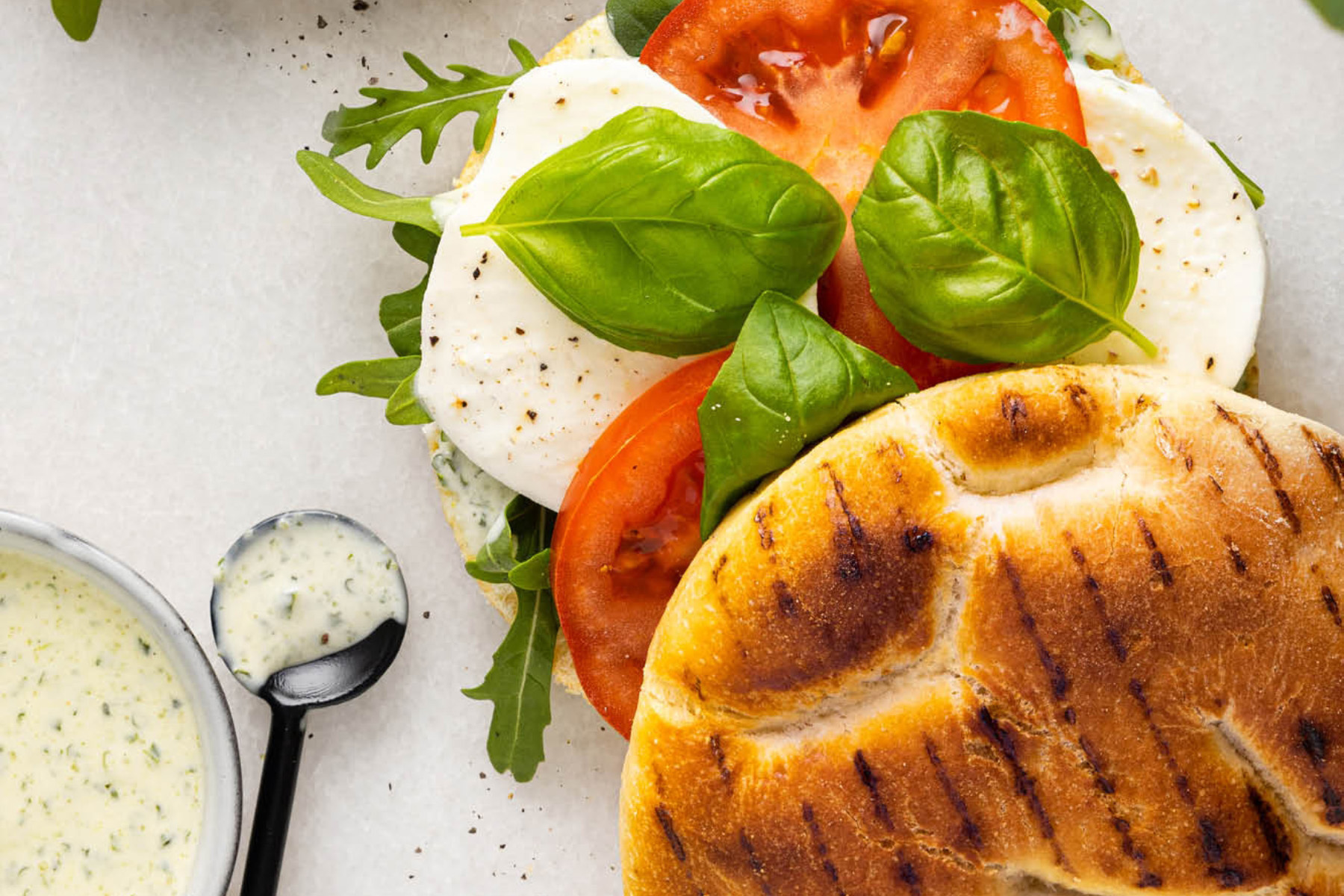 Einfach. Frisch. Für dich.: Unsere köstlichen Sandwiches und Snacks warten auf dich!